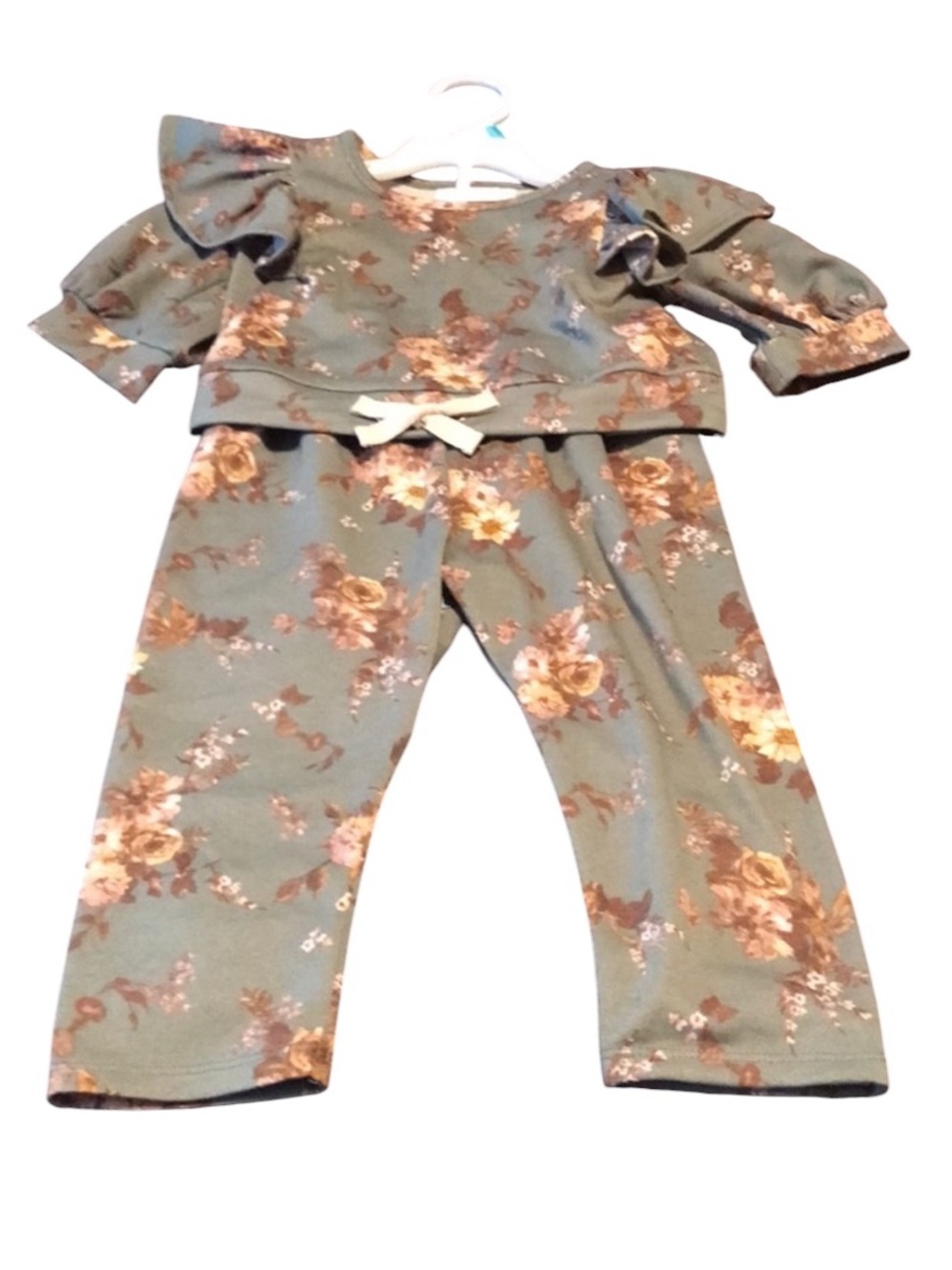 NWT Bonnie Jean Baby girls 24 month 2 piece ruffle top & legging set